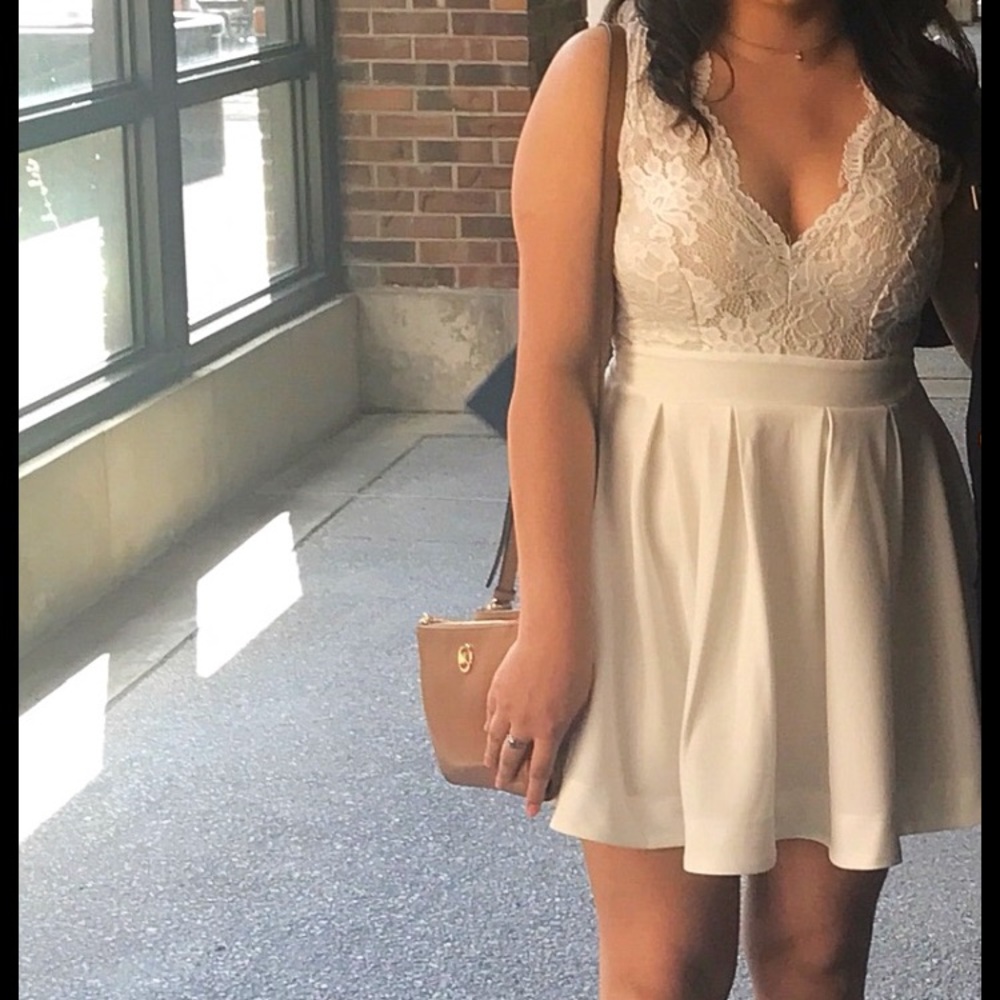 cute white/cream dress! 👗